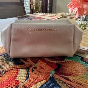 Kendra Scott Champagne Small Cosmetic Case Elegant Design NWT